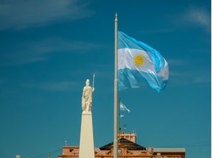 BANDEIRA DA ARGENTINA SOB A CASA ROSADA