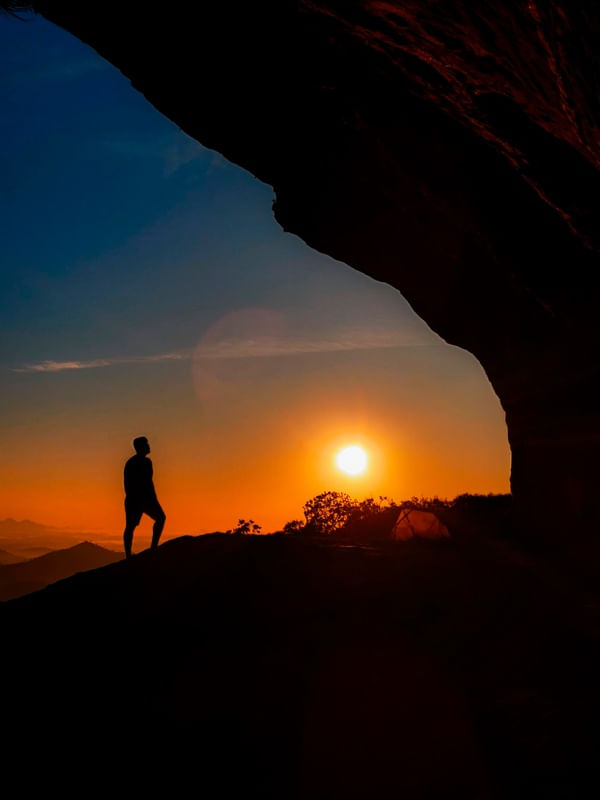 SOL NA CAVERNA