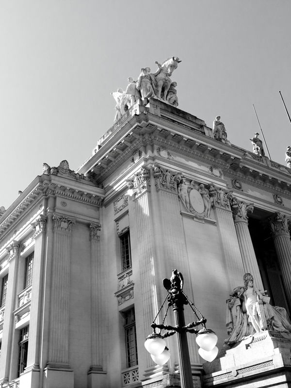 ESTILO ECLÉTICO NO CENTRO DO RIO
