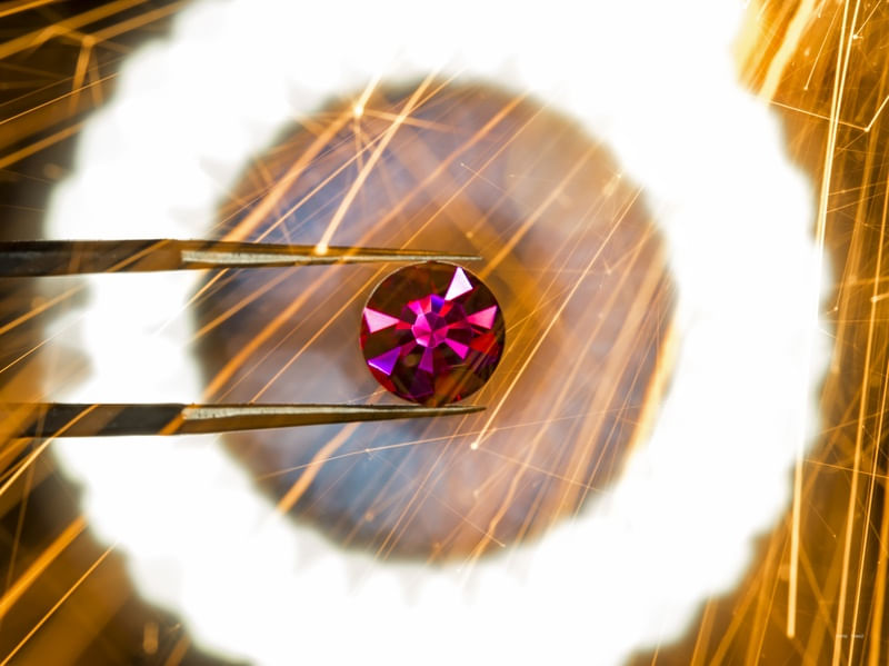 DIAMANTE PINK COM FAÍSCAS