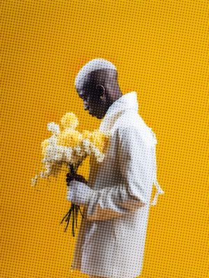 HOMEM COM FLORES 20 BY AI