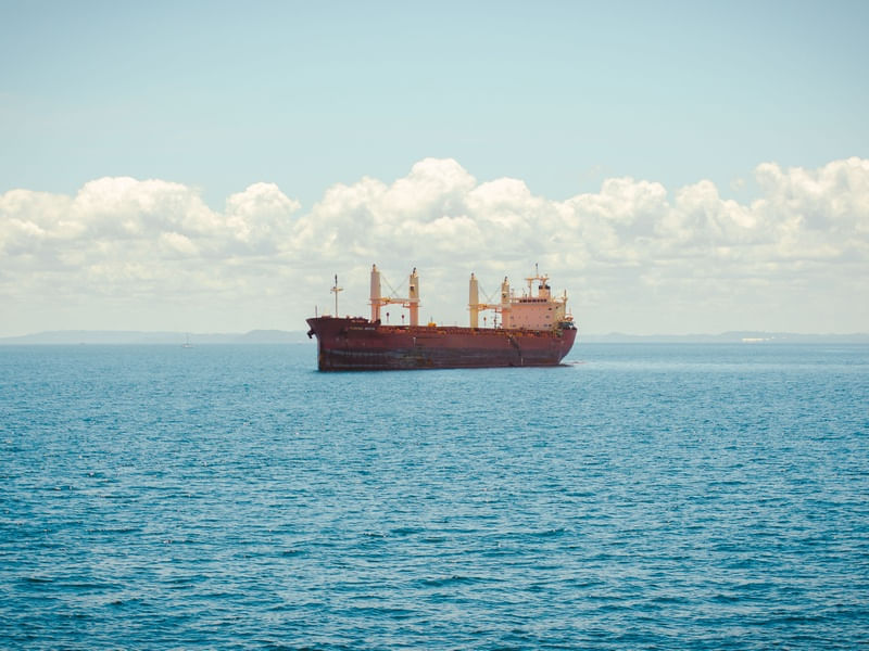 UM BARCO A NAVEGAR
