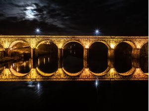 NOITE NA PONTE SOBRE O RIO NEWPORT