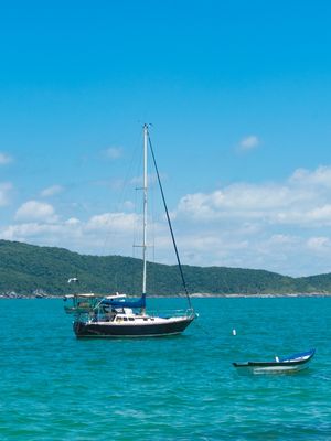 BARCO SEM A VELA