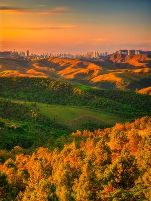 POR DO SOL NOS MORROS DE MINAS GERAIS