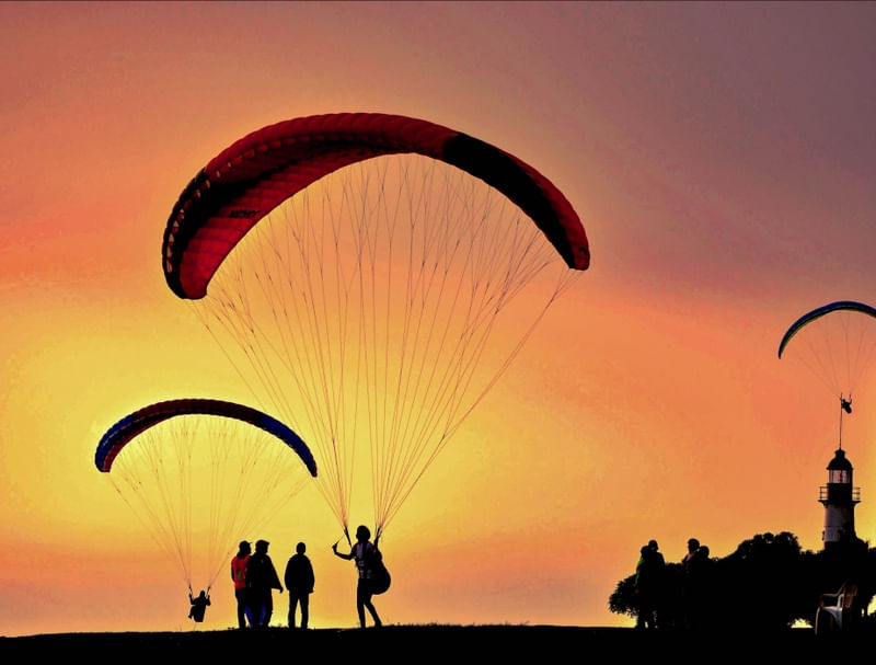 PARAPENTE AO ENTARDECER