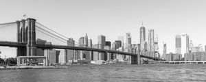 ICÔNICO HORIZONTE DE NOVA YORK VISTO DO PONTO DO BROOKLYN