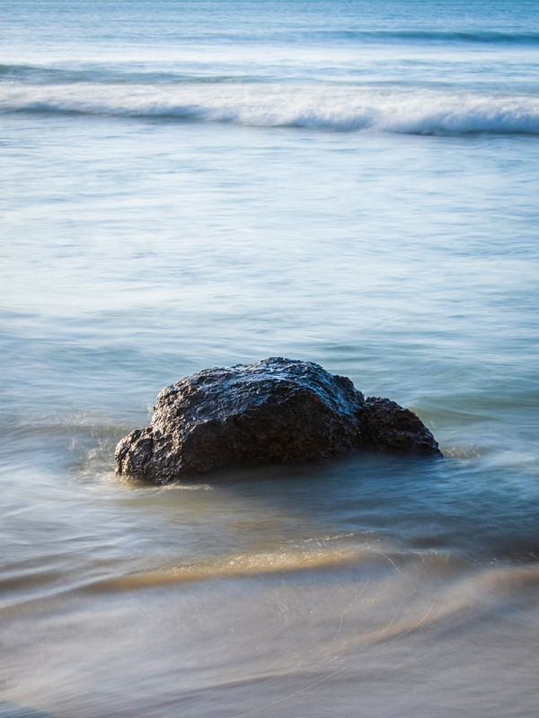 ÁGUAS DE UM MAR CALMO