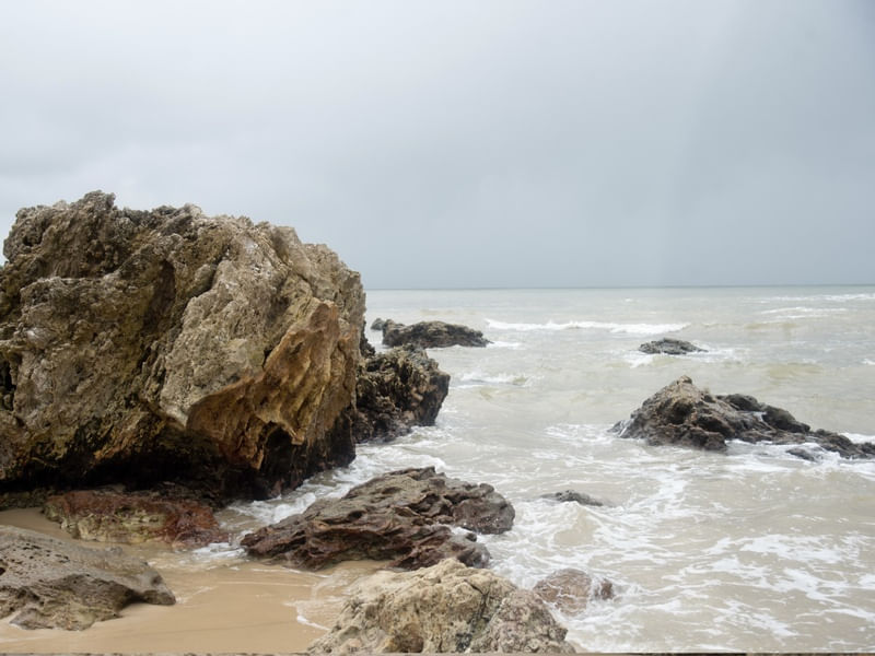 MAR E SUAS PEDRAS