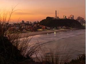 ANOITECER NA PRAIA DA CAL EM TORRES