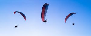 PARAMOTOR EM MANOBRA DE CURVA