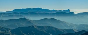 MONTANHAS EM SOMBRAS I