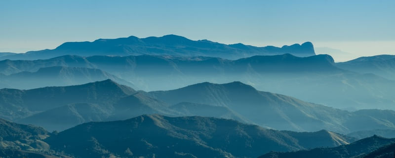 MONTANHAS EM SOMBRAS I