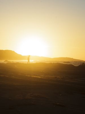 MENINO-PRAIA-SUNSET-RETRATO