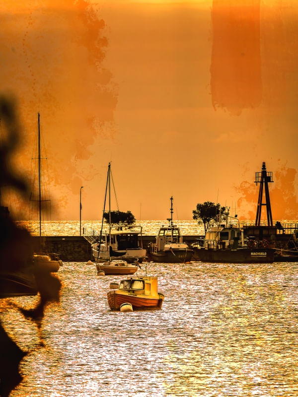 GOLDEN BAY