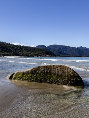 PEDRA EM PRAIA ILHA GRANDE