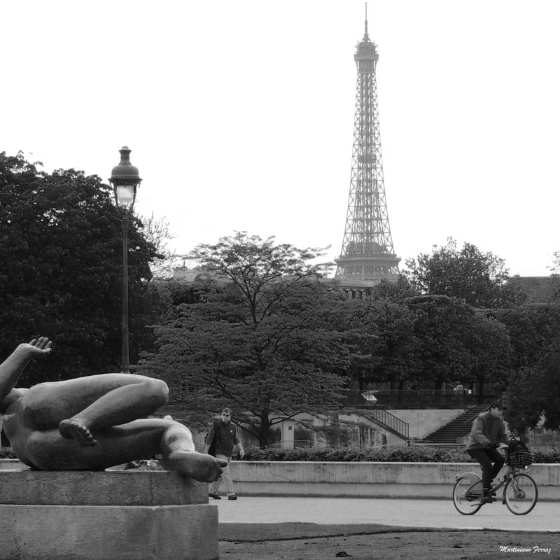 EM PARIS XVI