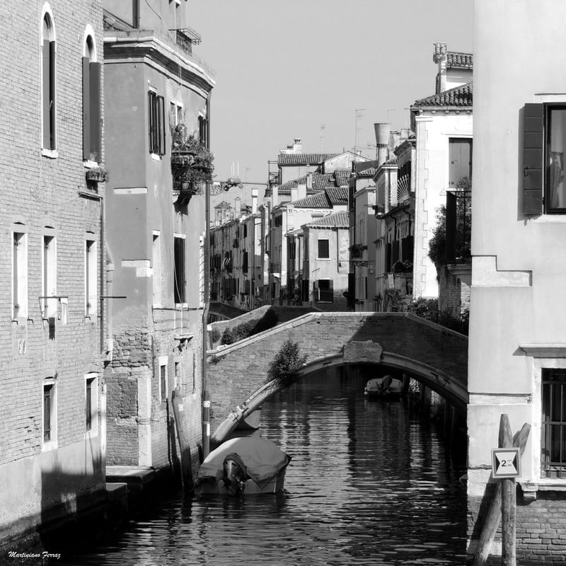 EM VENEZA IX