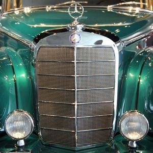 MERCEDES BENS VERDE