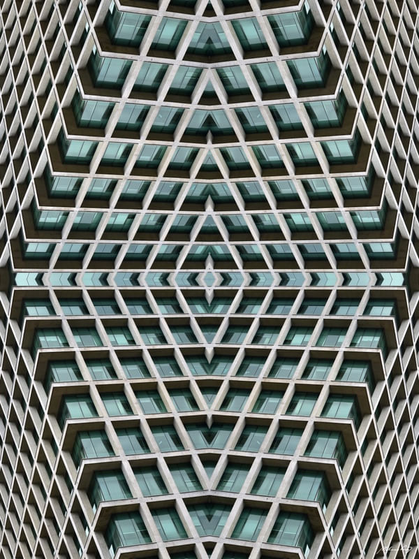 GEOMETRIA EM CONCRETO E VIDRO