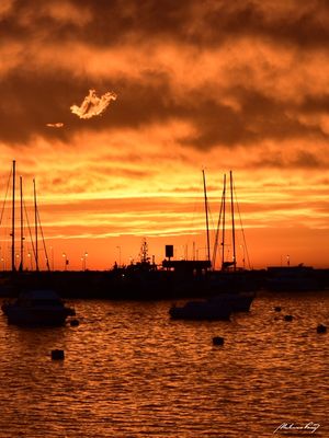 DURANTE O PÔR-DO-SOL (TRÍPTICO C)