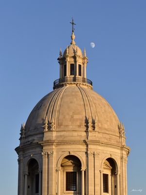 A LUA E O PANTEÃO - LISBOA
