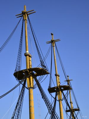 MASTROS DE NAVIO