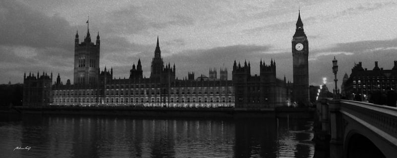PARLAMENTO BRITÂNICO (PB)