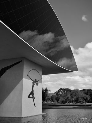 ARQUITETURA DE NIEMEYER - CURITIBA - III - PB