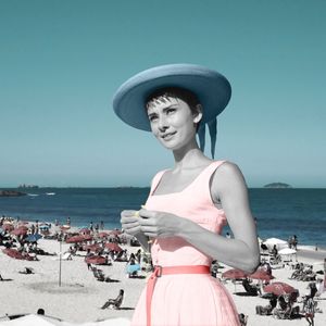 AUDREY NA PRAIA DE IPANEMA