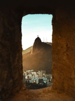 CRISTO NA JANELA