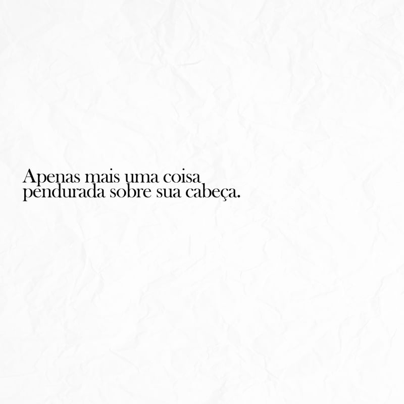 APENAS MAIS UMA COISA PENDURADA
