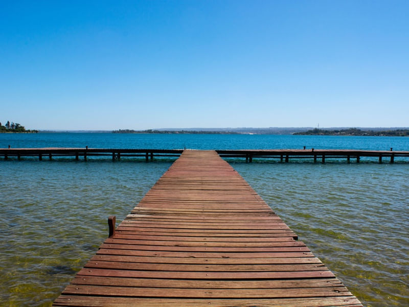 PIER NO LAGO PARANOÁ EM BRASILIA