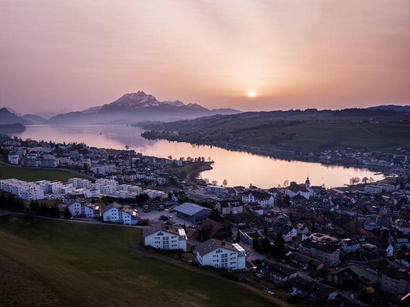 VISTA AÉREA MONTE PILATUS E LAGO DE LUCERNA