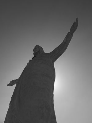 ACIMA DE NÓS