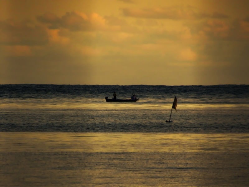 NAVEGANDO AO ENTARDECER