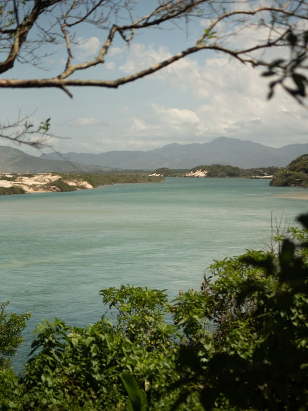 NATUREZA MAR CLARO PRAIA DA GUARDA DO EMBAÚ