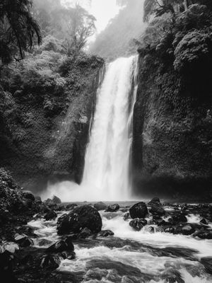 NATUREZA CACHOEIRA PB BY AI POR PÂMELA STASCZAK