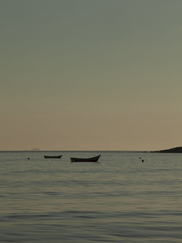 NUANCES E BARCOS