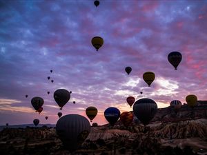 BALÕES NO CÉU DA CAPADÓCIA
