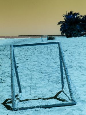 PRAIA COM FUTEBOL