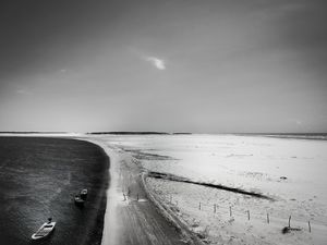BARCOS EM CABURÉ PRETO E BRANCO