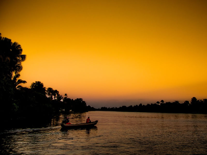 BARCO NO PÔR DO SOL