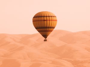 BALÃO NA MONTANHA PAISAGEM