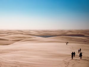 EXPLORADORES NAS DUNAS