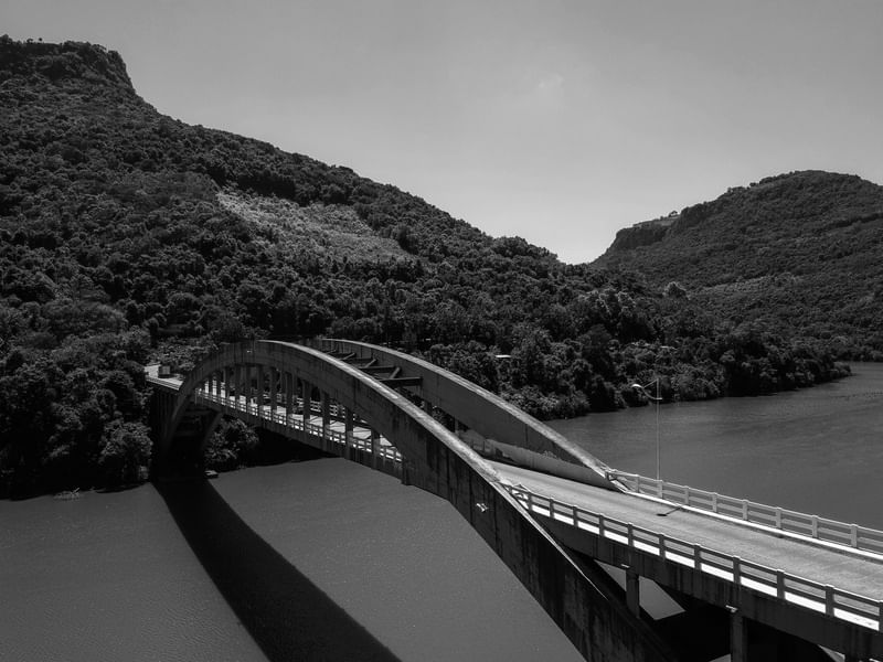 PONTE PRETO E BRANCO