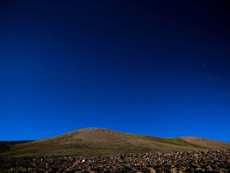 LUA E MONTANHA PAISAGEM