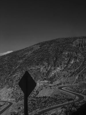 PLACA E ESTRADA