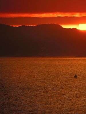 DÍPTICO 1 - PÔR DO SOL DOURADO E BARCO