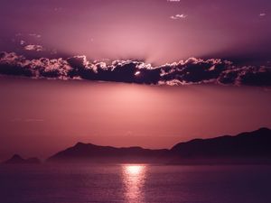 NUVEM NO PÔR DO SOL